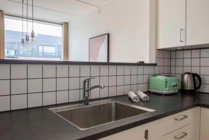 Amazing Two Bedroom In Urban Area Lejlighed